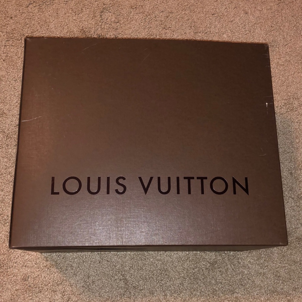 Large Louis Vuitton box (2007)